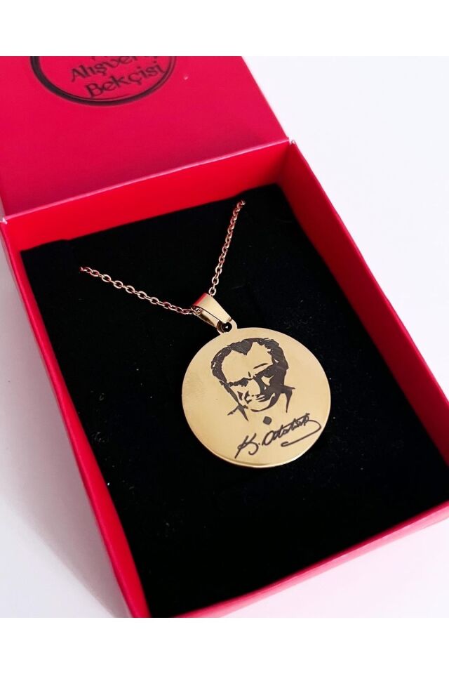 Çelik yuvarlak plaka Atatürk portreli ve imzali kolye